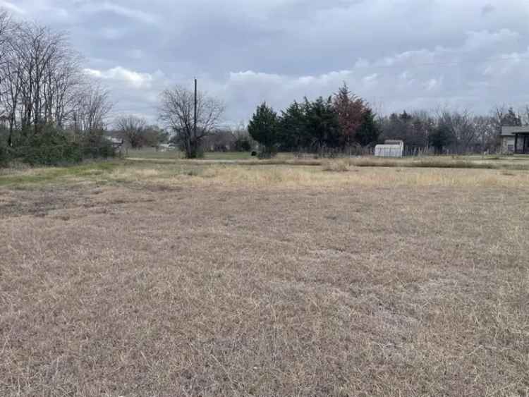 Land For Sale in 199, Bishop Street, Smithville, Texas