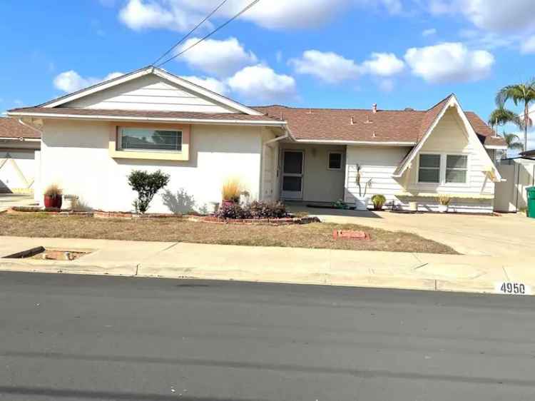 Single-family house For Sale in 4950, Mount Casas Drive, San Diego, California