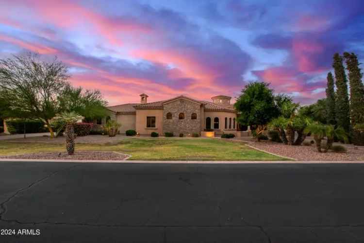 Single-family house For Sale in 2300, East Sanoque Court, Gilbert, Arizona