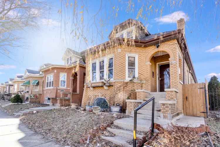 Single-family house For Sale in 3134, North Lowell Avenue, Chicago, Illinois