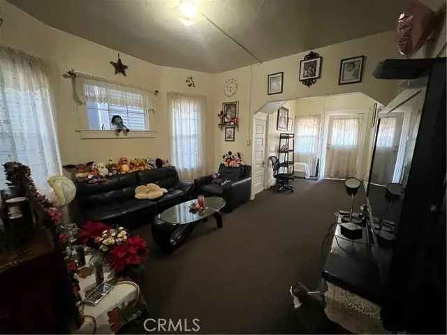 Multi-family house For Sale in 614, East 21st Street, Los Angeles, California