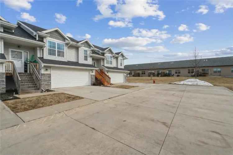 Condo For Sale in 354, Tanglewood Drive, Solon, Iowa