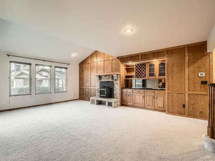 Single-family house For Sale in 6141, West Evans Place, Lakewood, Colorado