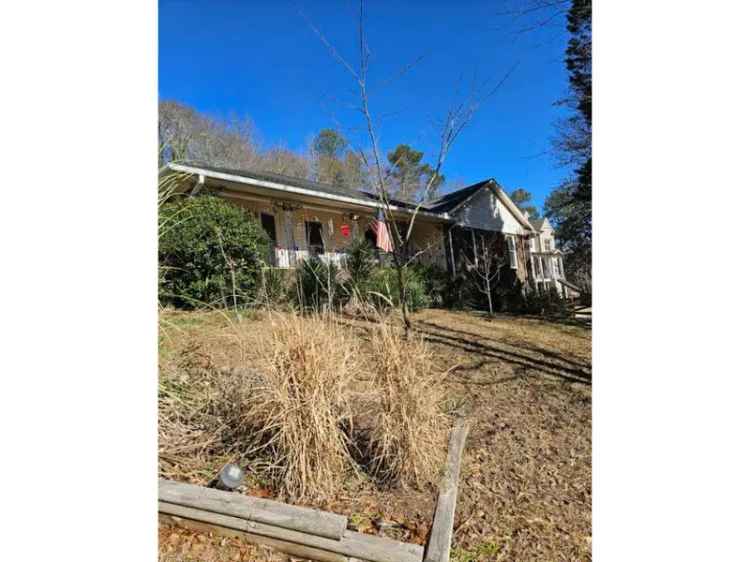 Single-family house For Sale in 650, Riverside Road, Roswell, Georgia