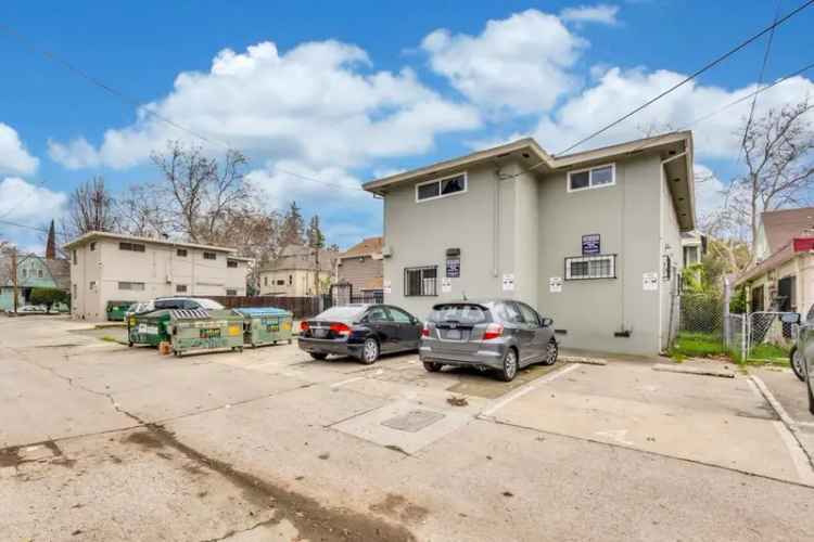 Multi-family house For Sale in 1721, U Street, Sacramento, California