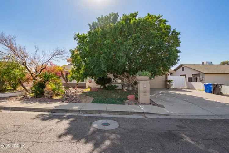 Single-family house For Sale in 8501, West Glenrosa Avenue, Phoenix, Arizona