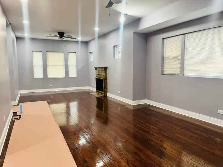 Single-family house For Sale in 1144, North Laramie Avenue, Chicago, Illinois