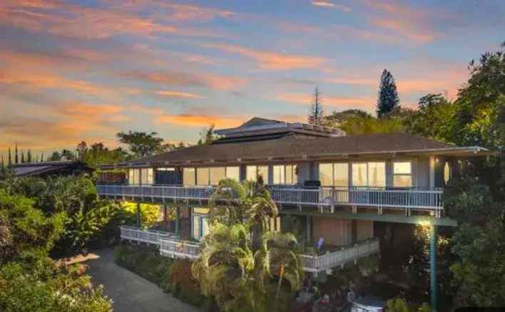 Spacious Maui Home Rental Sleeps 10