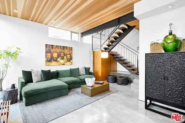 Single-family house For Sale in 2337, Abbot Kinney Boulevard, Los Angeles, California