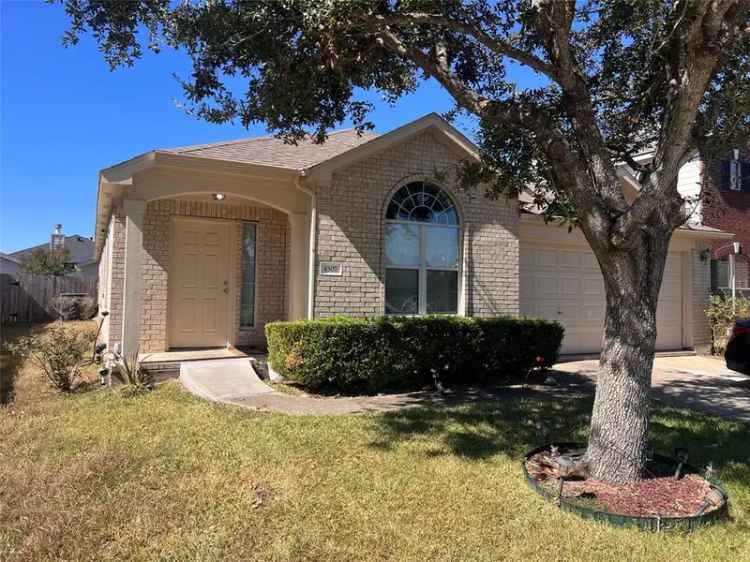 Single-family house For Sale in 4507, Knights Court, Baytown, Texas