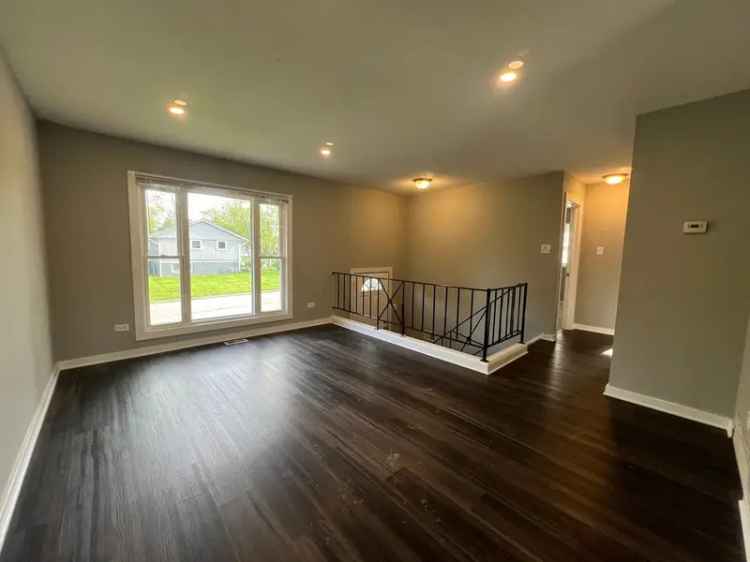 Single-family house For Sale in 4408, Balmoral Drive, Richton Park, Illinois