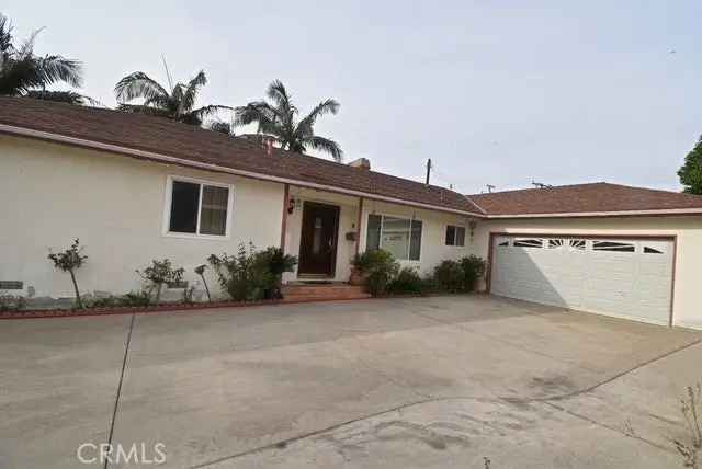 Single-family house For Sale in 12181, Pearce Avenue, Garden Grove, California