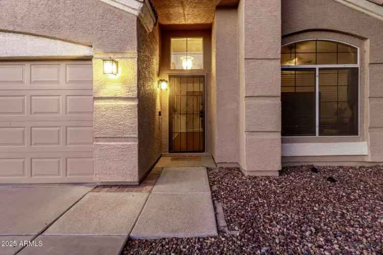 Single-family house For Sale in 6540, West Dublin Court, Chandler, Arizona