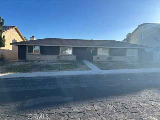 Multi-family house For Sale in Victorville, California