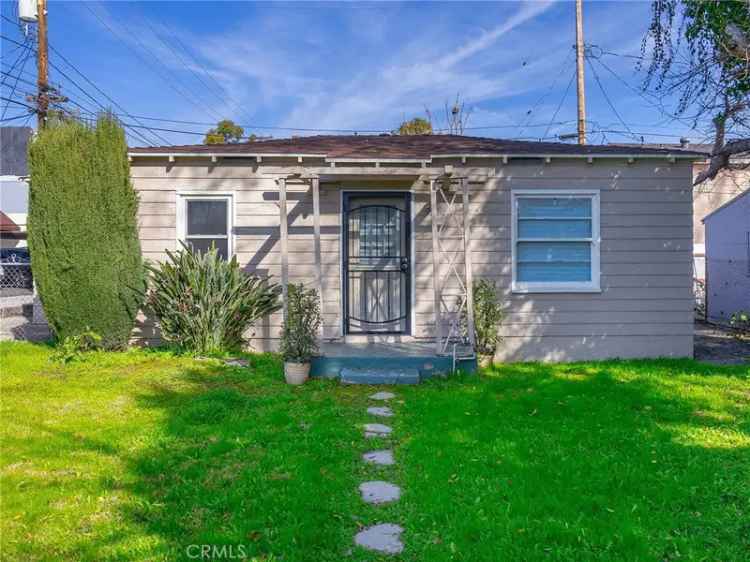 Single-family house For Sale in Burbank, California