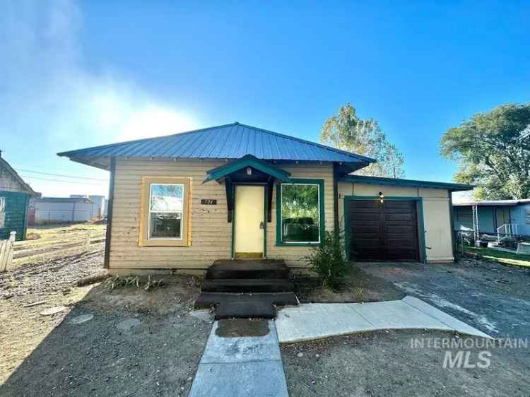 Multi-family house For Sale in 724, Oak Street, Twin Falls, Idaho