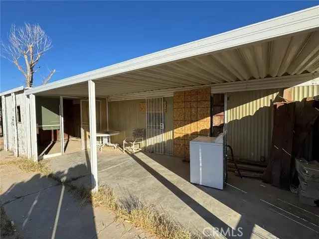 Single-family house For Sale in 152, Camp Fire Drive, California City, California