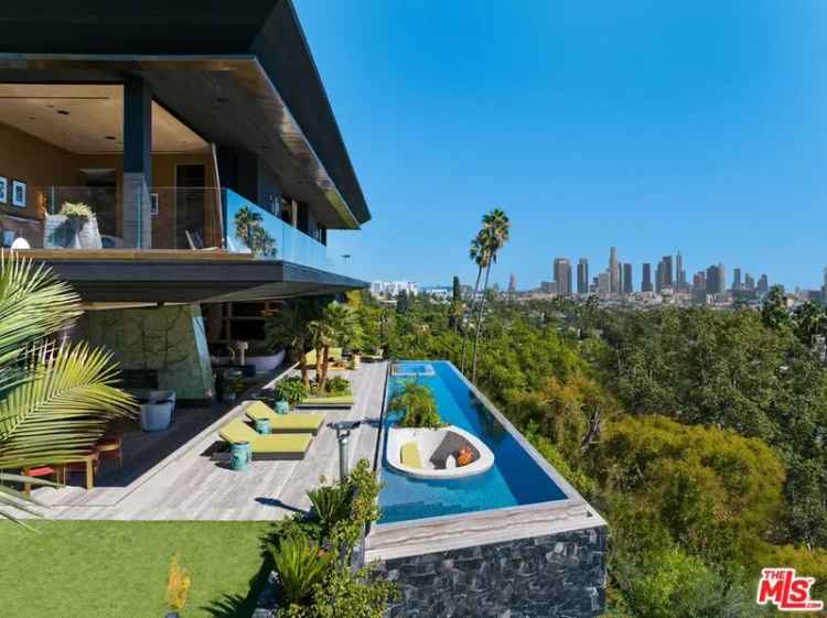 Single-family house For Sale in 1851, North Stanley Avenue, Los Angeles, California