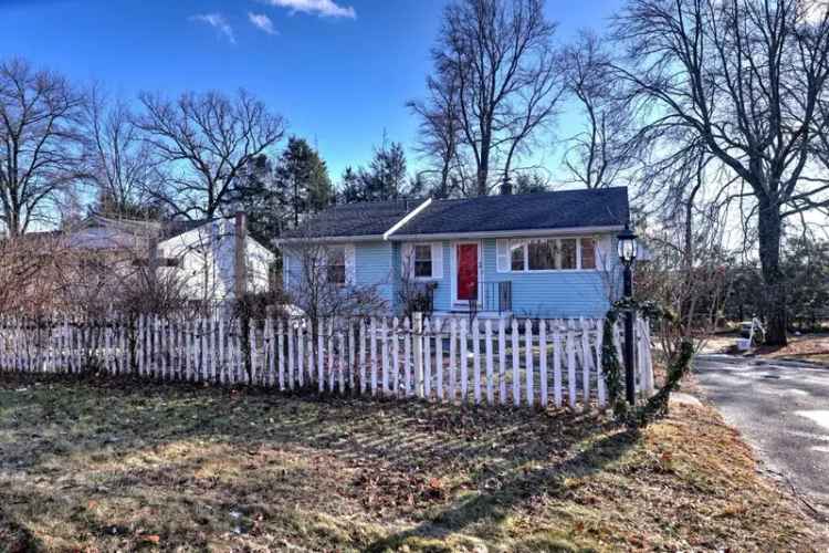 Single-family house For Sale in 1190, Meriden Road, Waterbury, Connecticut