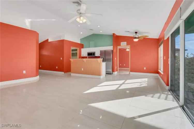 Single-family house For Sale in 2912, Northeast 7th Place, Cape Coral, Florida