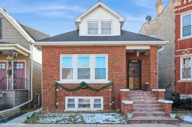 Single-family house For Sale in 4947, West Grace Street, Chicago, Illinois