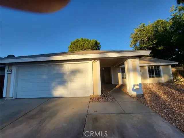 Single-family house For Sale in 44025, Glenraven Road, Lancaster, California