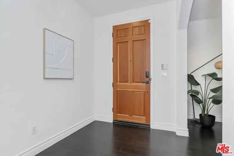 House For Sale in 640, North Sweetzer Avenue, Los Angeles, California