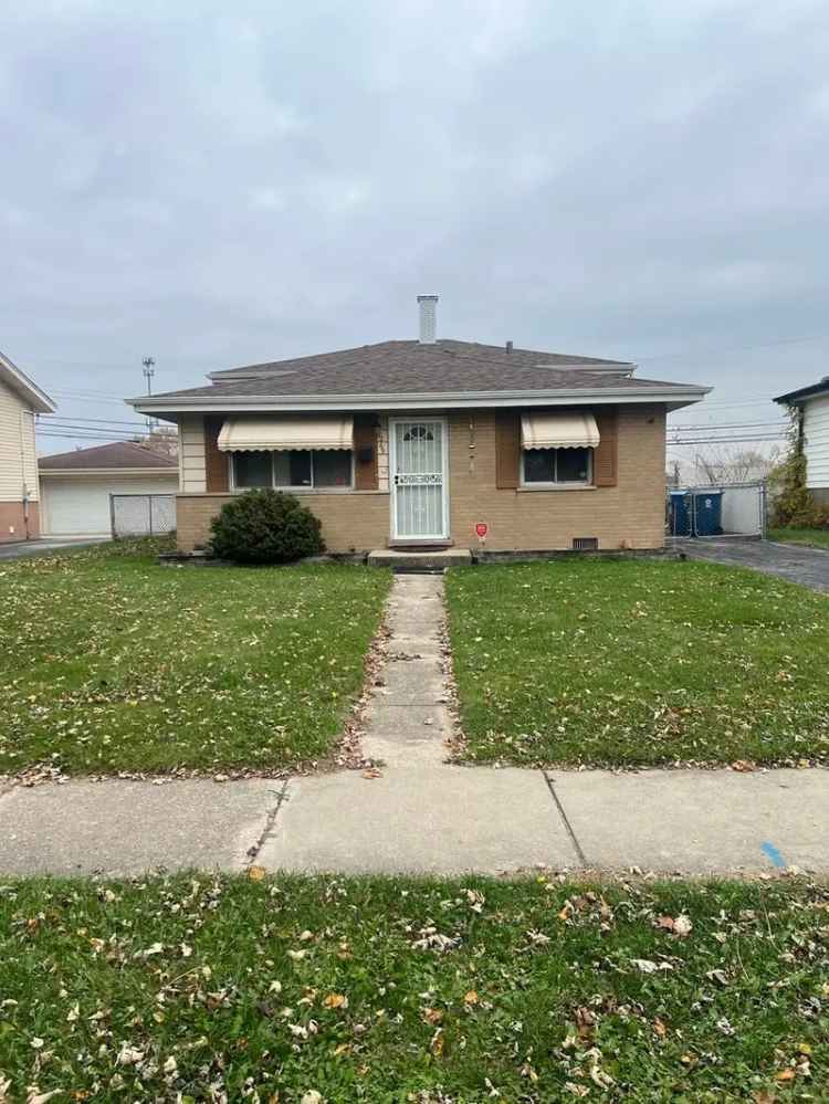 Single-family house For Sale in 1269, Arthur Street, Calumet City, Illinois