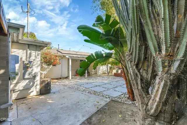 Single-family house For Sale in 3624, Oak Hill Avenue, Los Angeles, California