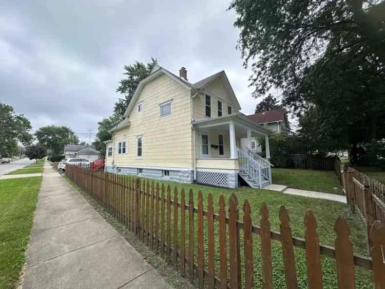 Multi-family house For Sale in 121, North Smith Street, Aurora, Illinois