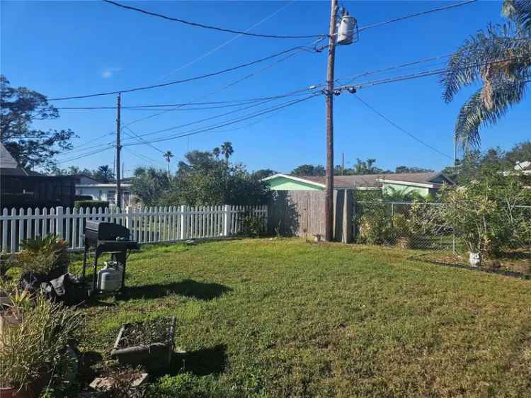 Single-family house For Sale in 1468, Flora Road, Clearwater, Florida