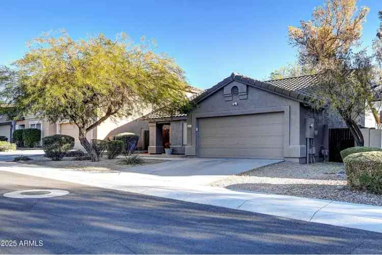 Single-family house For Sale in 4111, East Tether Trail, Phoenix, Arizona