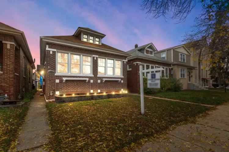 Single-family house For Sale in 7537, South Aberdeen Street, Chicago, Illinois