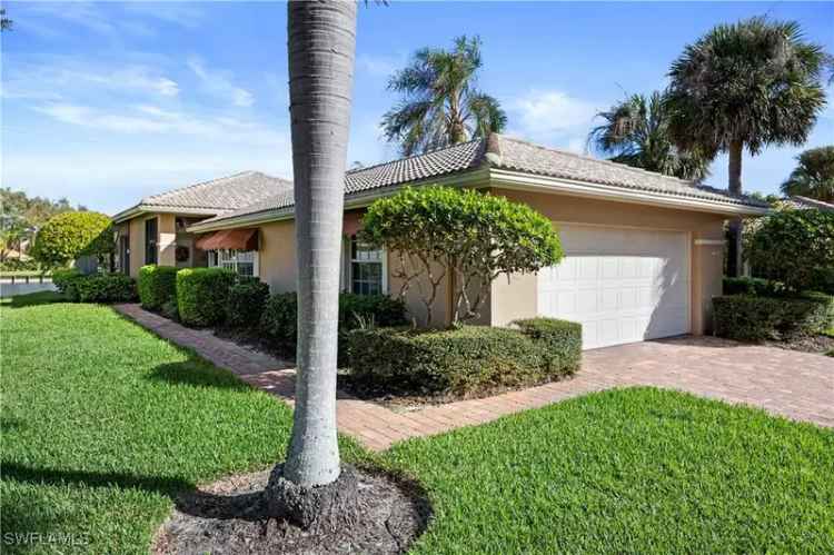 Single-family house For Sale in 13221, Southampton Drive, Bonita Springs, Florida