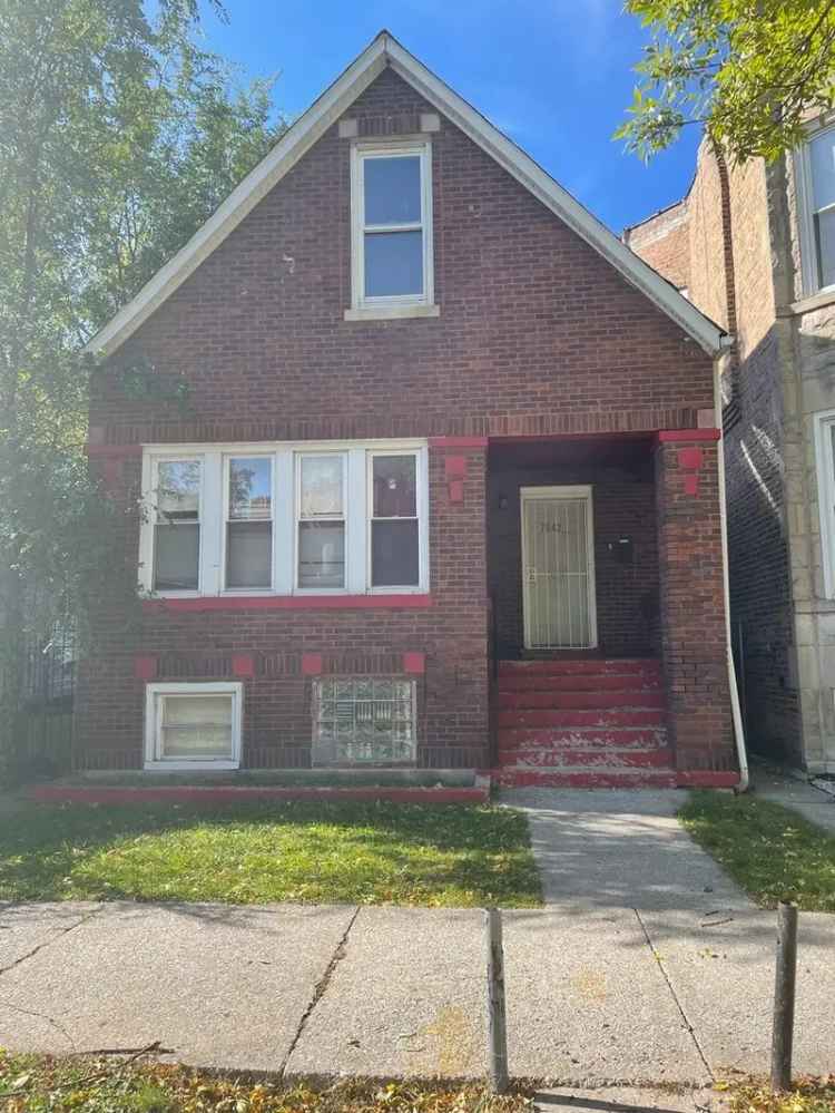 Single-family house For Sale in 7042, South Vernon Avenue, Chicago, Illinois