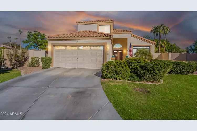 Single-family house For Sale in 242, East Stonebridge Drive, Gilbert, Arizona