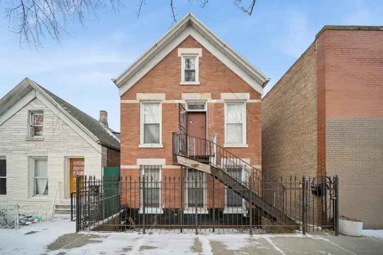 Multi-family house For Sale in 2646, West Cullerton Street, Chicago, Illinois