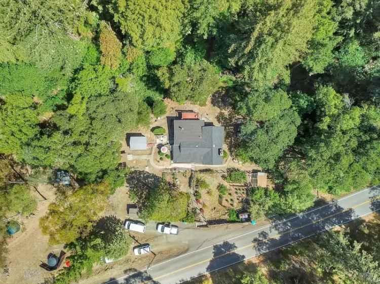 Single-family house For Sale in 3240, Calistoga Road, Santa Rosa, California