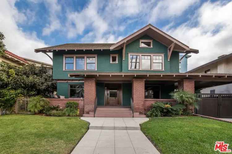 Single-family house For Sale in Los Angeles, California