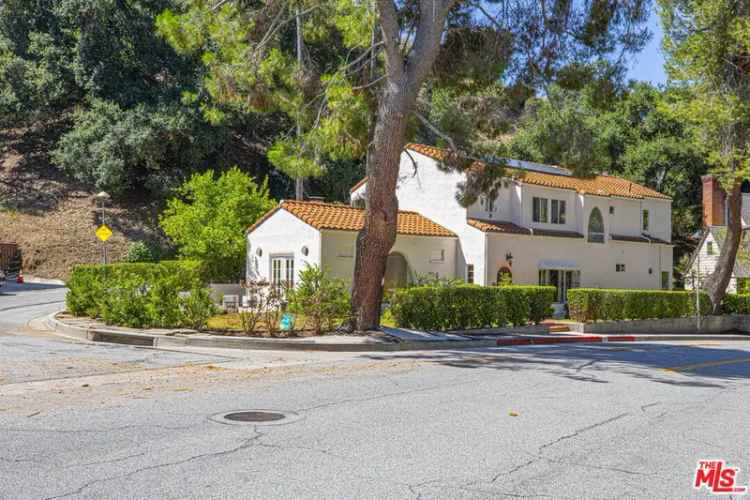 Single-family house For Sale in 2644, East Chevy Chase Drive, Glendale, California