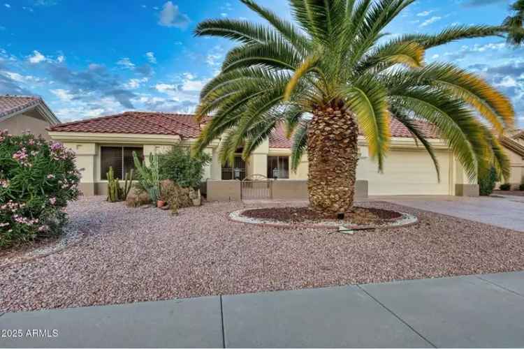 Single-family house For Sale in 15704, West Sentinel Drive, Sun City West, Arizona