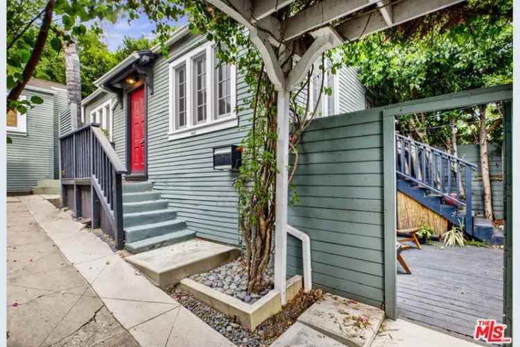 Multi-family house For Sale in 1445, Calumet Avenue, Los Angeles, California