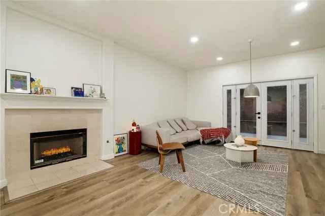 Single-family house For Sale in 1350, Hunt Terrace, Los Angeles, California