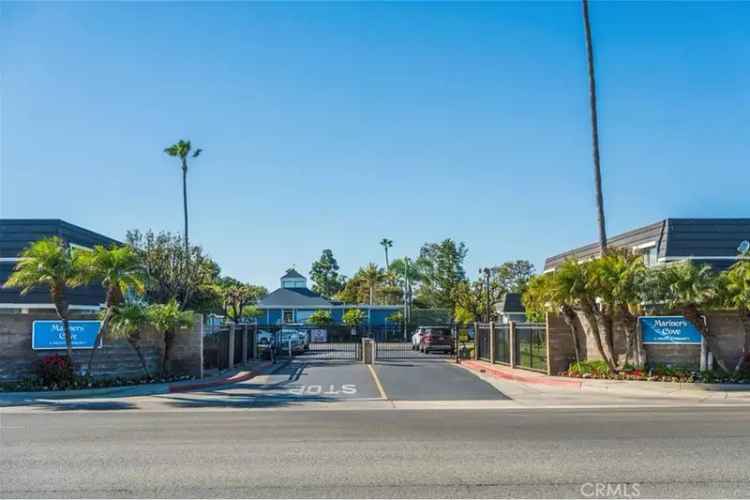 Condo For Sale in 21210, Sailors Bay Lane, Huntington Beach, California