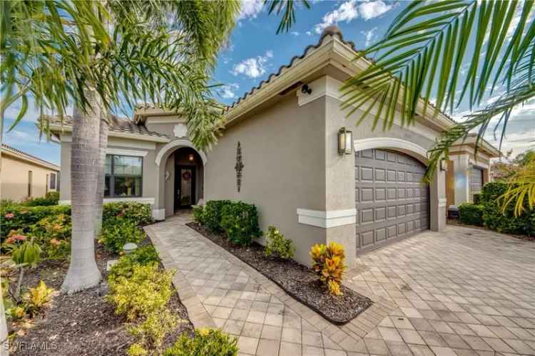 Single-family house For Sale in Fort Myers, Florida