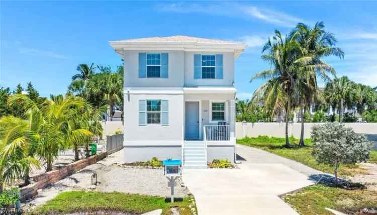 Single-family house For Sale in Naples, Florida