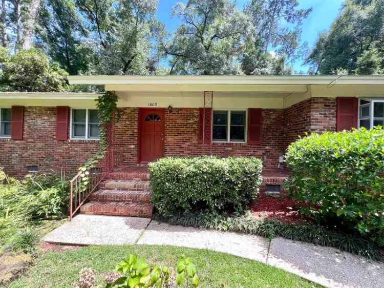 Single-family house For Sale in 1905, Sunset Lane, Tallahassee, Florida