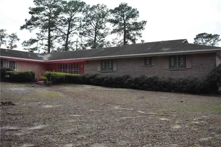 Single-family house For Sale in 241, Suzanne Circle, Mobile, Alabama