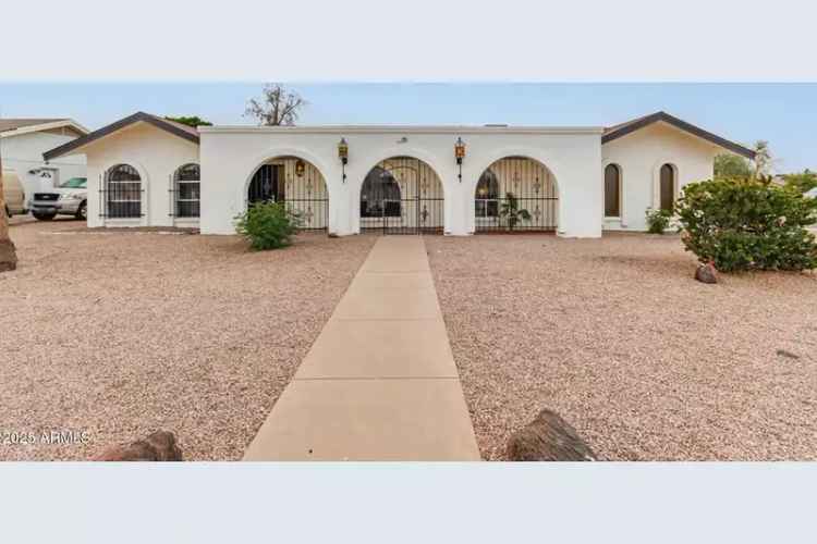 Single-family house For Sale in 2407, East Encanto Street, Mesa, Arizona