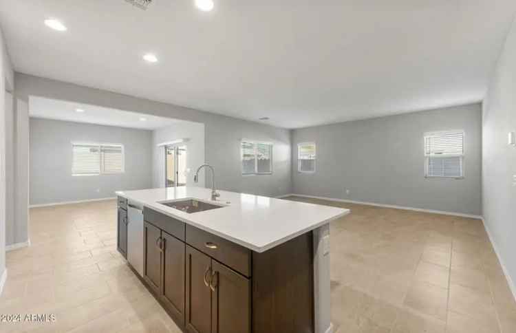 Single-family house For Sale in 17798, West Encinas Lane, Goodyear, Arizona